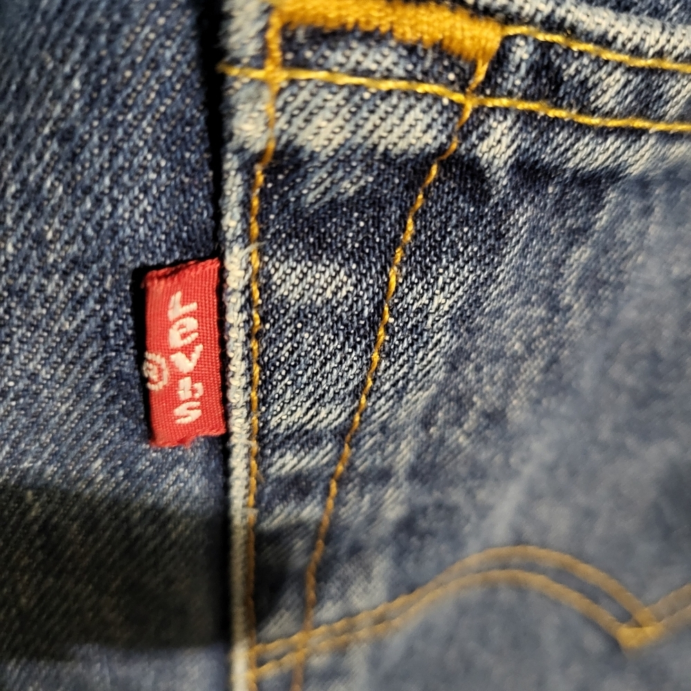 WOMANS LEVIS RAW HEM DENIM MINI SKIRT SZ 38 - Picture 3 of 7